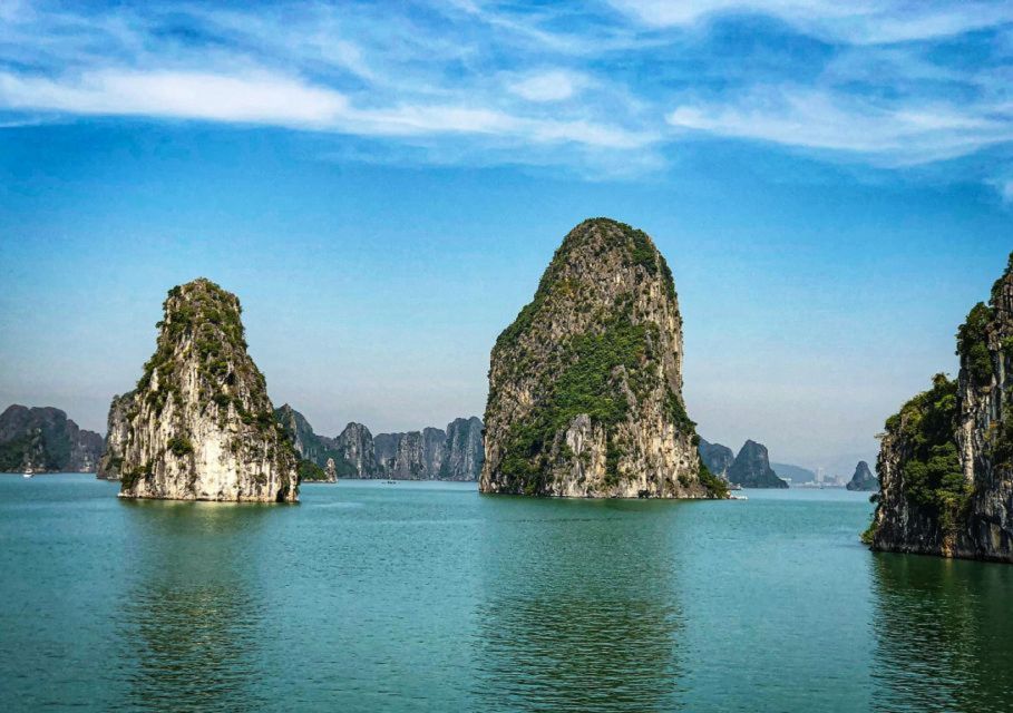2-Day: Hanoi - Ninh Binh - Halong Bay Luxury Cruise - Sung Sot Cave and Luon Cave: two cave styles, two different moods