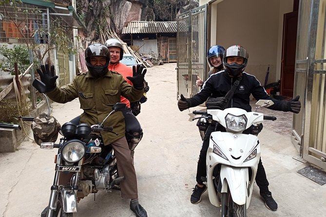3D2N TOUR WITH EASYRIDERS 150cc (group 4-10Pax + private rooms) - Day 3: Sa Phin village, Hmong King Palace, and back to Ha Giang city