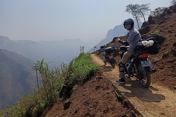 3D2N TOUR WITH EASYRIDERS 150cc (group 4-10Pax + private rooms) - Safety on the back roads: what to expect