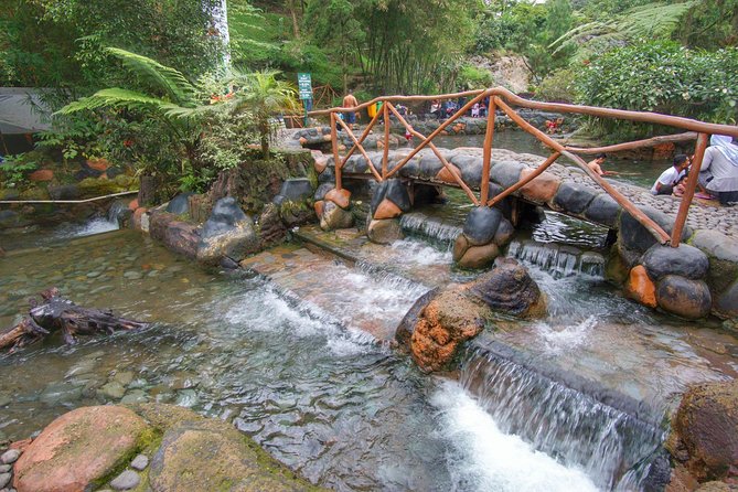 Active Volcano, Rice Field, Hot Spring, Fruit market, Tea Plantation with Lunch - Subang rice fields and a village look: short time, good context