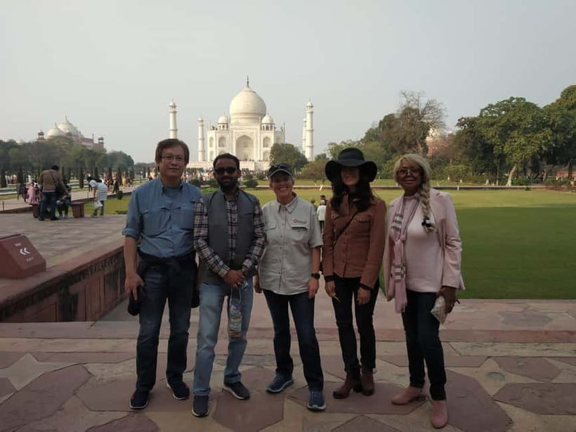 Agra: Taj Mahal and Mausoleum Guided Tour with Skip-the-Line - Who should book this tour?