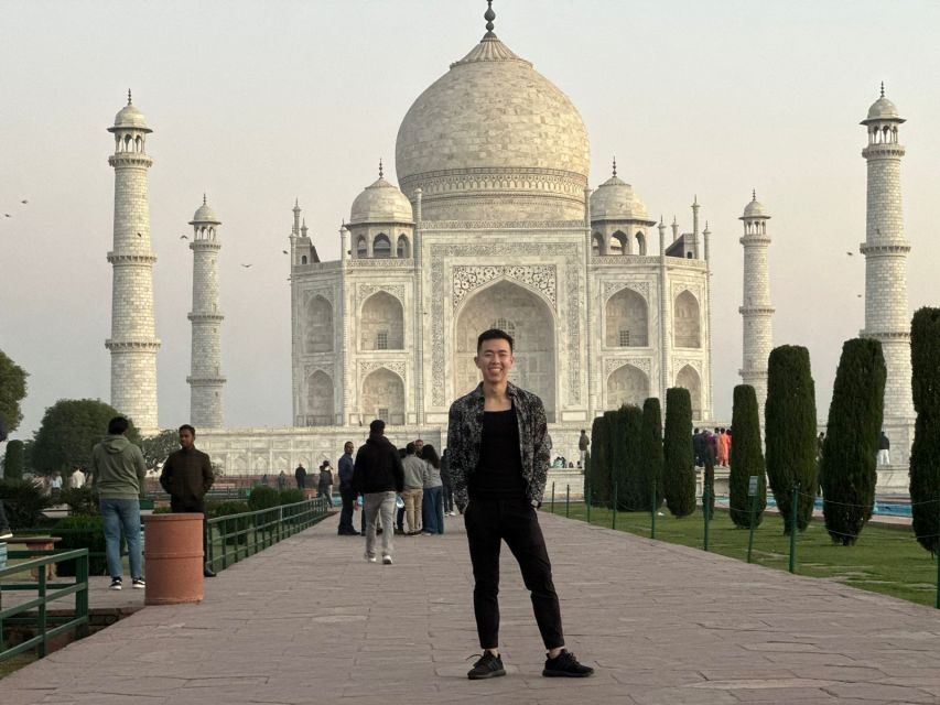 Agra: Taj Mahal and Mausoleum Guided Tour with Skip-the-Line - Getting from your hotel to the Taj Mahal gates without stress