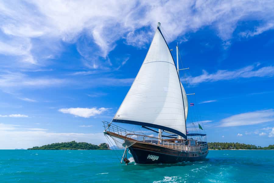 Ang Thong Full-Day Discovery Cruise from Koh Samui - Breakfast, lunch, snacks, and the drinks that keep showing up