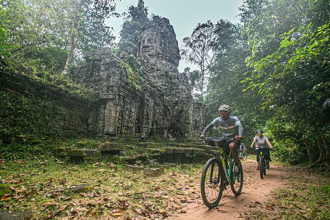Angkor Sunrise Bike Tour / E-Bike or Tuk Tuk - Getting to the ruins: pickup, small group size, and support