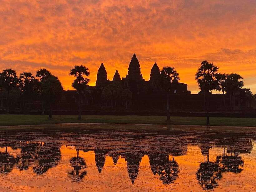 Angkor Wat 2-Day complex Sun rise & Sun set with Guided Tour - Should you book this Angkor Wat 2-Day Sunrise & Sunset Tour?