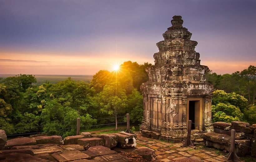 Angkor Wat 2-Day complex Sun rise & Sun set with Guided Tour - Price and Logistics: does $30 make sense for two days?