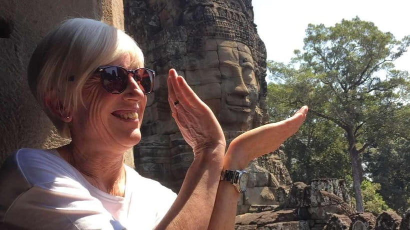 Angkor Wat: Highlights and Sunrise Guided Tour - Angkor Wat temple time: galleries, carvings, and staying oriented
