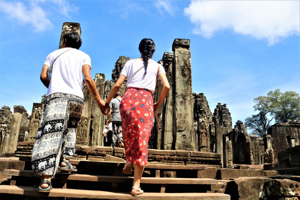 Angkor Wat: Highlights and Sunrise Guided Tour - Ta Prohm: when the trees take over the stones