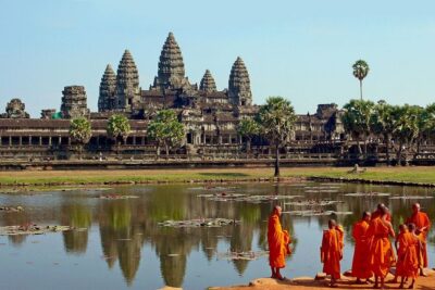 Angkor Wat Private Day Tour from Siem Reap - Getting Started: 8am Hotel Pickup and First Temple Context