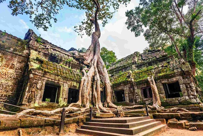 Angkor Wat Private Day Tour from Siem Reap - Angkor Thom South Gate: How the City Feels Like an Outer Ring