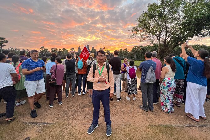 Angkor Wat Sunrise Small Group Tour With Breakfast - Breakfast at Srah Srang: local comfort before the temples heat up