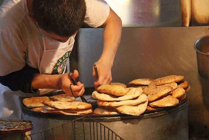 Authentic Local Food Tour in Central Shanghai - Why central Shanghai tastes better on foot than by taxi