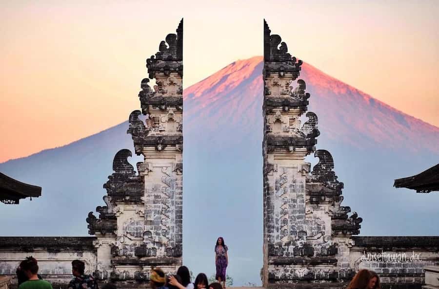Bali: Besakih Temple & Lempuyang Temple Gates of Heaven Tour - Private guide + photo help: what you’re really buying