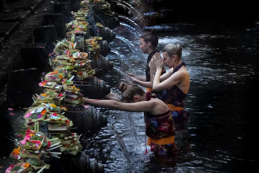 Bali: Full-Day Spiritual Cleansing and Shamanic Healing Tour - Tirta Empul: the 11th-century water temple where offerings come first