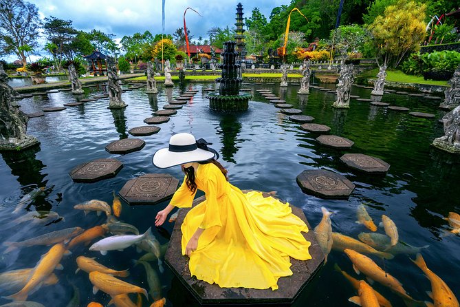 Bali Instagram: Gate of Heaven Temple Tour - Stop 1: Lempuyang Temple and Mt. Agung framing at the Gate of Heaven