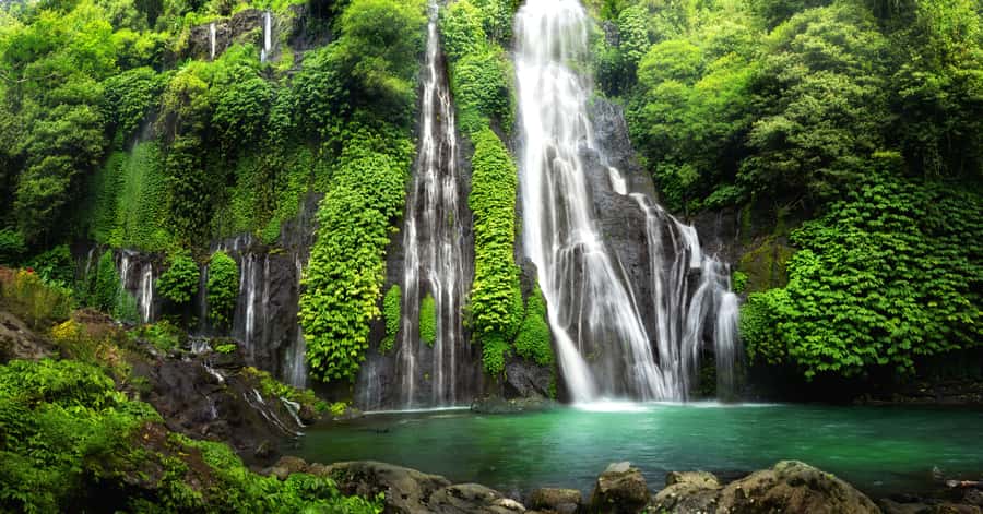Bali: Munduk Waterfalls Trek, Twin Lakes and Temple Tour - Exploring Buyan and Tamblingan Lakes: Views, Wildlife, and Temple-Spotting