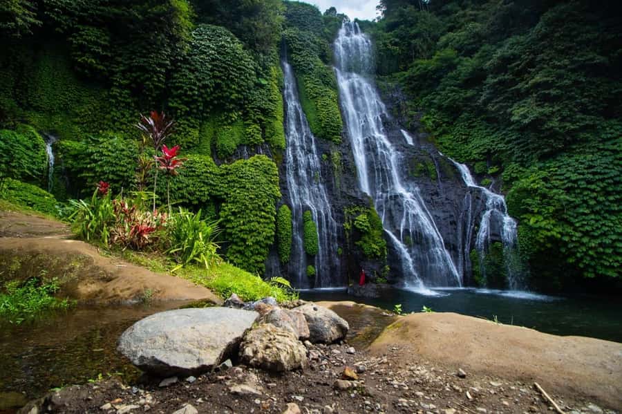 Bali: Munduk Waterfalls Trek, Twin Lakes and Temple Tour - Lunch at a Family Restaurant: Nasi Campur, Warm Food, and Local Support