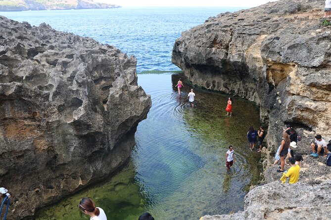 Bali Nusa Penida West Private All-Inclusive Tour - Lunch on Penida: included Indonesian food, with a vegetarian request
