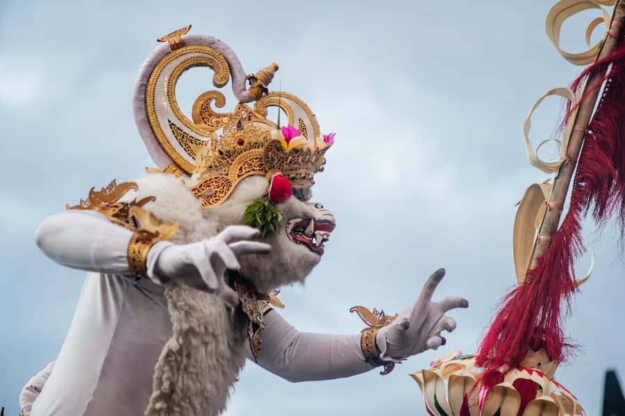 Bali: Skip-the-line Uluwatu Temple and Kecak Fire Dance Tour - Dress code: the small rule that can change your day