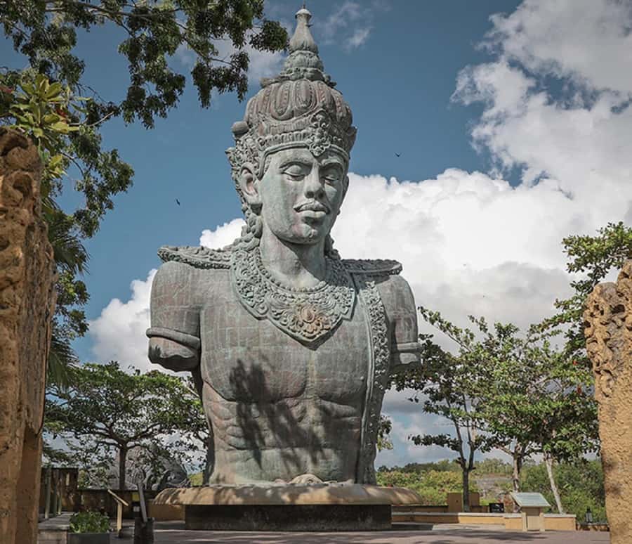 Bali Uluwatu: Garuda Wisnu Kencana Entrance Ticket - Walking the Park vs. Segway Touring: Choose Your Pace (and Protect Your Phone)