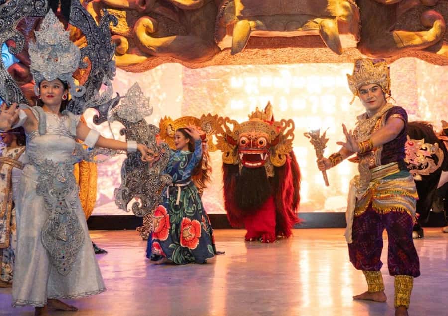 Bali Uluwatu: Garuda Wisnu Kencana Entrance Ticket - Jendela Bali Drink, Comfort Stops, and Weather Reality in Uluwatu