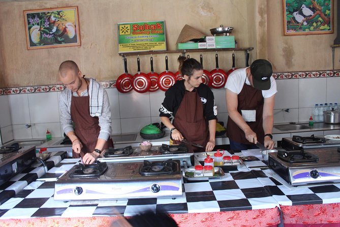 Balinese Ubud cooking school (9 Dish Cooking and Market Tour) - The nine dishes you’ll learn (regular and vegetarian menus)