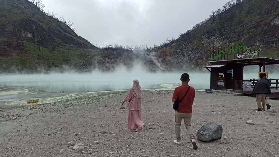 Bandung: White Crater Hotspring Tea Plans And Lunch Included - How the long day actually works: timing, pacing, and weather reality