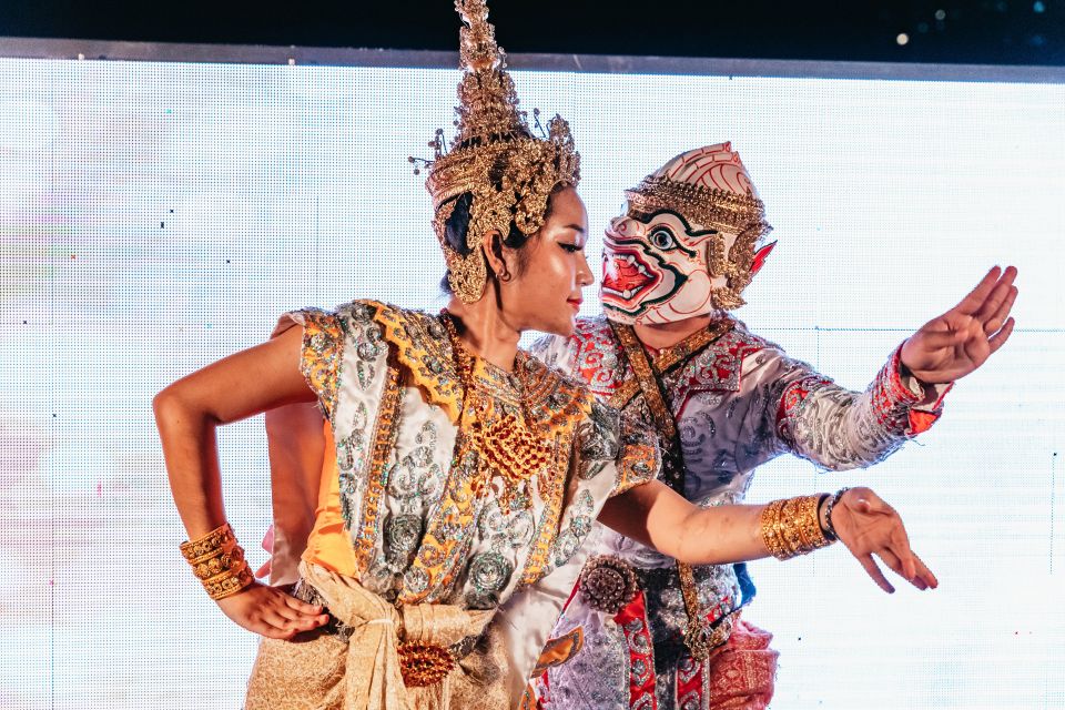 Bangkok: Alangka Luxury Buffet Dinner Cruise With Live Music - Practical Tips: What to Bring and What to Skip
