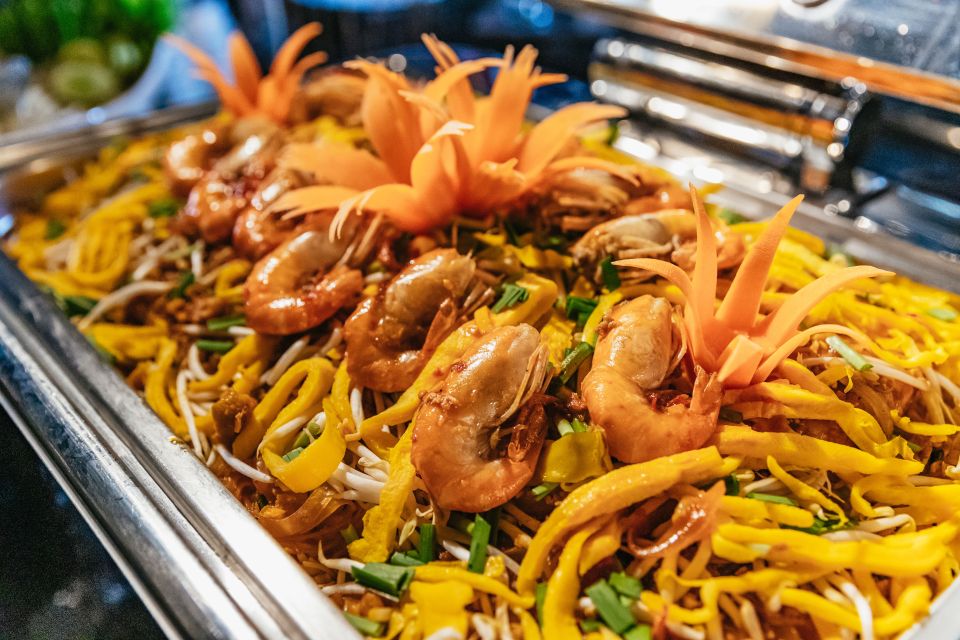 Bangkok: Alangka Luxury Buffet Dinner Cruise With Live Music - Who This Cruise Fits Best (And Who Might Feel Crowded)