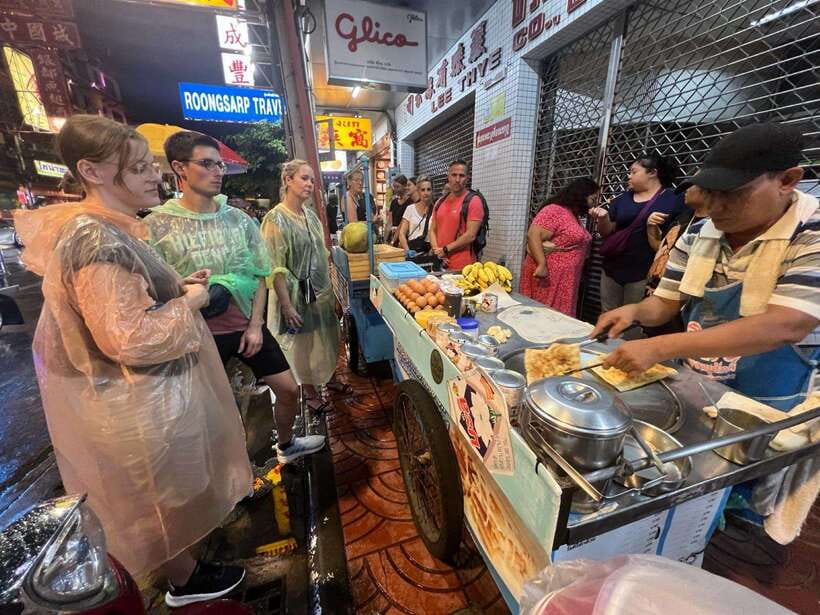 Bangkok Authentic Tasting Thai-Chinatown Walking Food Tour - Practical walking tips: what to bring (and what to wear)