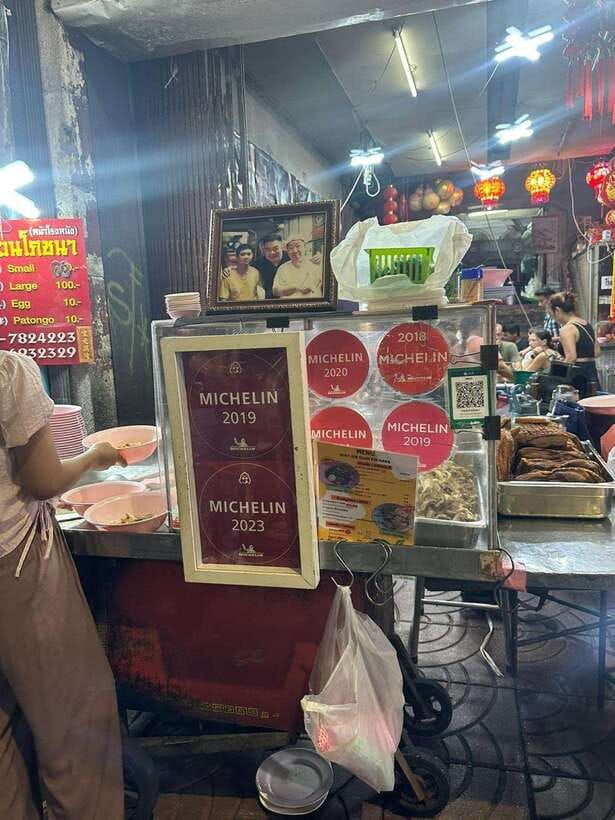 Bangkok Authentic Tasting Thai-Chinatown Walking Food Tour - What a good guide does in Chinatown (and why the names keep showing up)