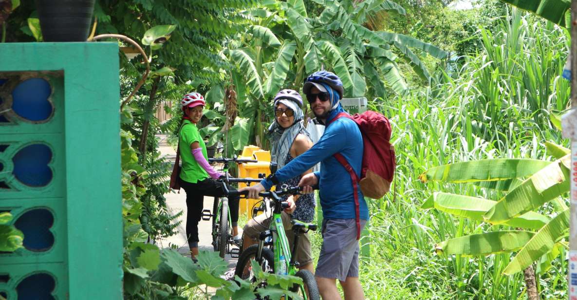 Bangkok: Bike and Canal Boat Tour with Lunch - The Small Group Difference: Guides Like Otto, Bo, and Jobe