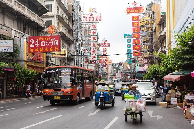 Bangkok by Night: Temples, Markets and Food Tuk-Tuk Tour - Why this Bangkok night tour works so well with a short time window