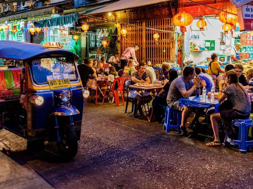 Bangkok: Evening Tour with Wat Arun, Wat Pho & Tuk Tuk Ride - Timing and small details that make or break the evening