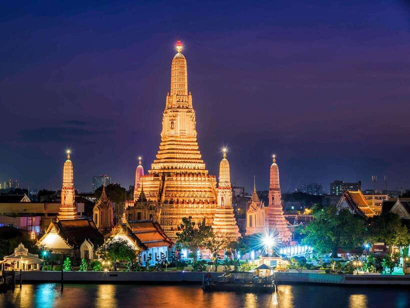 Bangkok: Evening Tour with Wat Arun, Wat Pho & Tuk Tuk Ride - Wat Pho: the reclining Buddha and temple calm