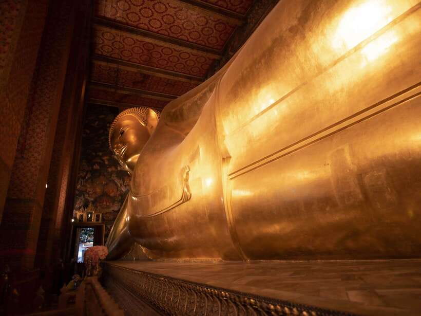 Bangkok: Evening Tour with Wat Arun, Wat Pho & Tuk Tuk Ride - Ferry across the river to Wat Arun