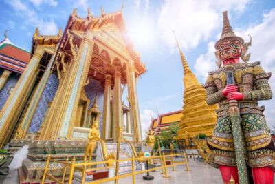 Bangkok: Grand Palace, Wat Pho, and Wat Arun Private Tour - The private guide advantage in a 5-hour window