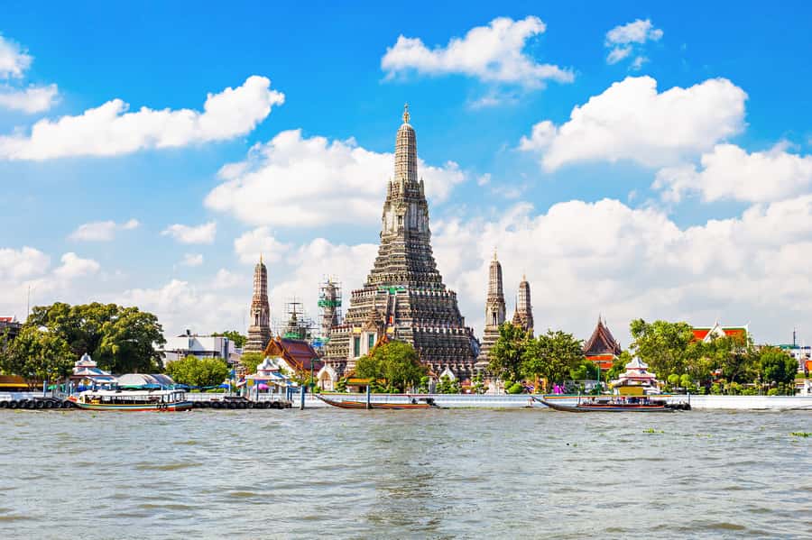 Bangkok: Grand Palace, Wat Pho, and Wat Arun Private Tour - Wat Arun and the 70-meter tower: river views plus a boat ride