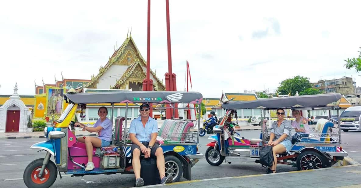 Bangkok: Guided Tour in a Typical Thai Tuk-Tuk - Chinatown finale at Yaowarat Road: easy dinner territory