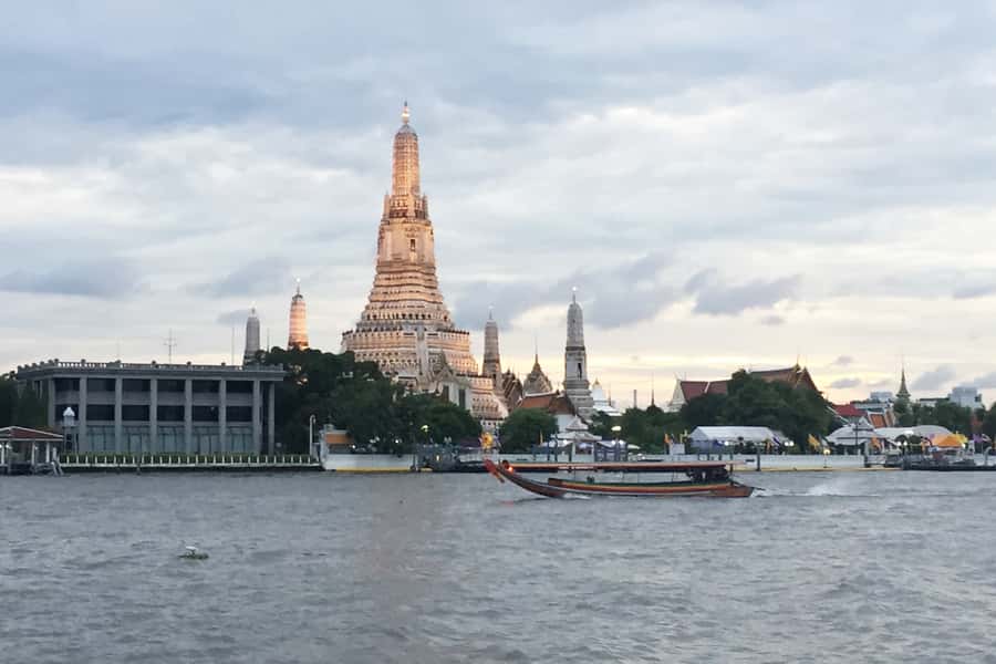 Bangkok in a Day: Must-Visit Highlights Tour with a Guide - Pak Khlong Talat Flower Market: A Quick Stop with Real Texture