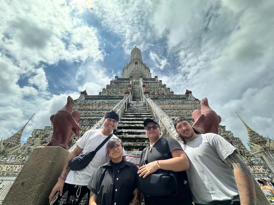Bangkok in a Day: Must-Visit Highlights Tour with a Guide - Bangkok Noi and the Long-Tail Boat: A Local-Feeling Curveball