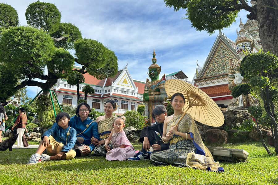 Bangkok in a Day: Must-Visit Highlights Tour with a Guide - Dress Code and Rules: What to Wear Before You Meet the Temples