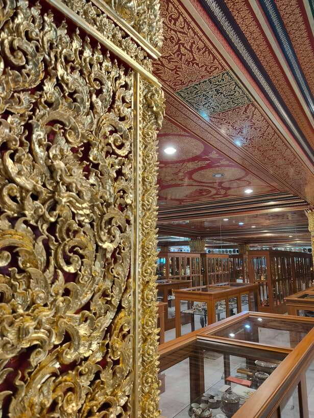 Bangkok: Longtail Boat Canal Tour to Wat Arun - Guides, Group Size, and the Kind of Conversation You’ll Get