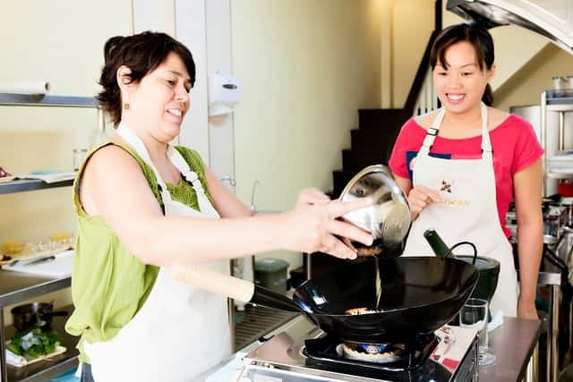 Bangkok: Maliwan Thai Cooking Class with Market Tour - Key highlights worth your attention