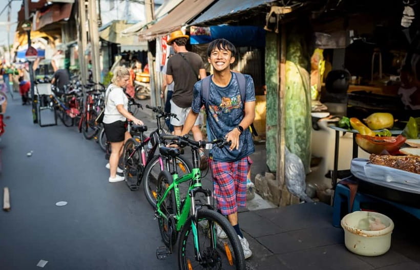 Bangkok: Must-Try Hidden Bike & Food Experience - The Hidden Stops: Lunch/Dinner in a Local Home (The Part People Remember)