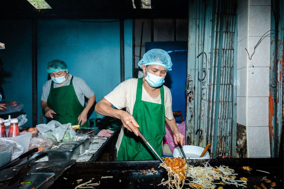 Bangkok: Old Siam Food Tour with 15+ Tastings - Big C Supercenter to the Old Streets: Getting Oriented in Real Bangkok