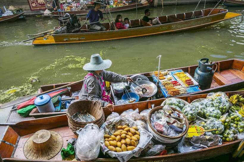 Bangkok: Railway and Floating Market Tour with Dragon Temple - Wat Samphran Dragon Temple: Pink Tower, Big Dragon, and an Optional Climb
