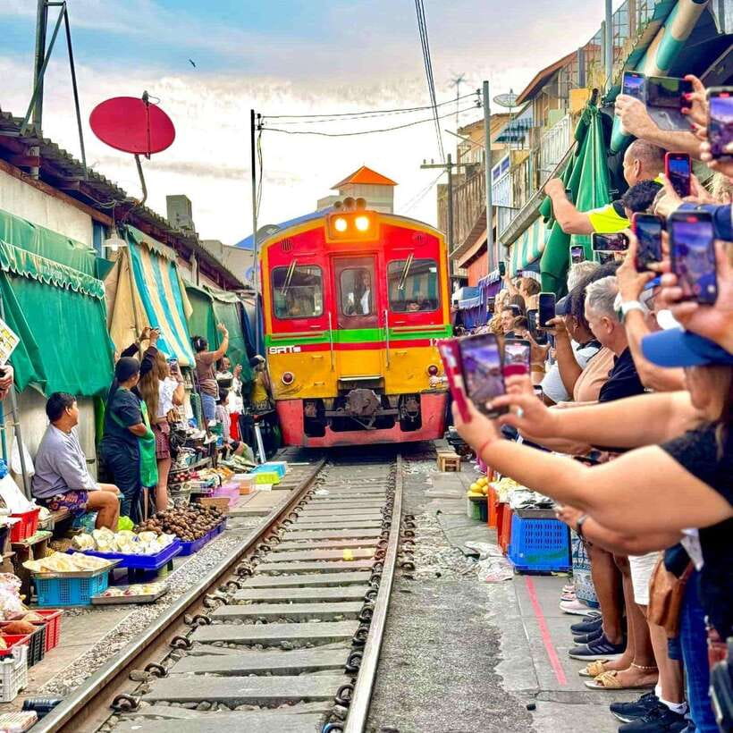 Bangkok: Railway and Floating Market Tour with Dragon Temple - Timing, Travel Time, and the Small-Group Feel