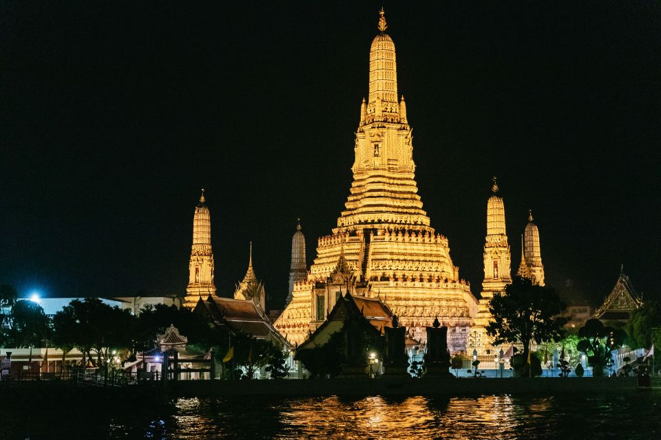 Bangkok: River Dinner Cruise on the Chao Phraya Princess - First Step: Finding the Chao Phraya Princess at Iconsiam