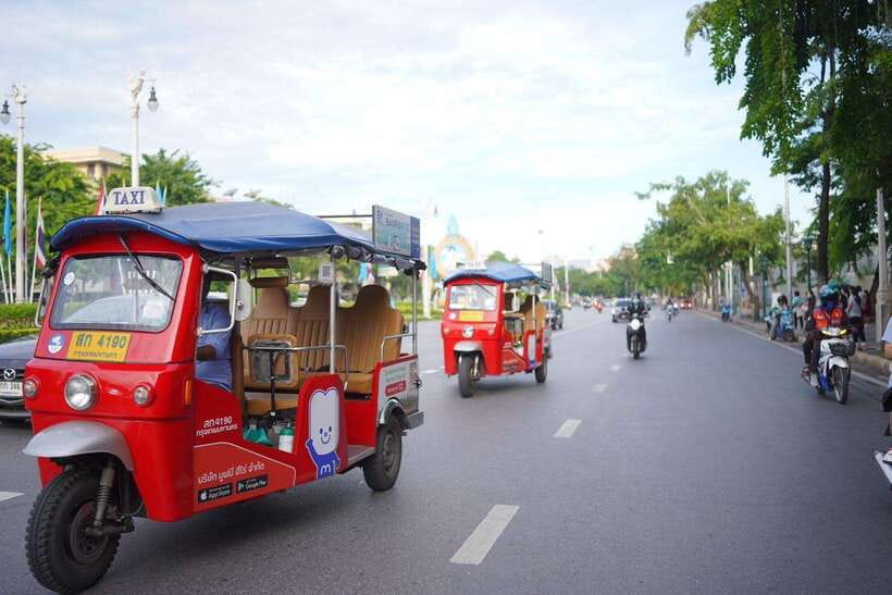 Bangkok: Tuk Tuk Day Pass App & Boat Chao Phraya River - Sukhumvit and Ari on the Plus Pass: A More Local Mix